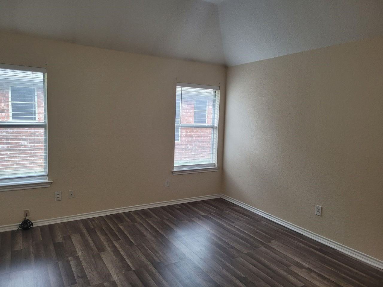 1109 Westgrove Dr - Photo 6 of 12