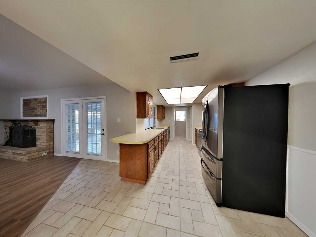 2112 Victoria Rd - Photo 7 of 23
