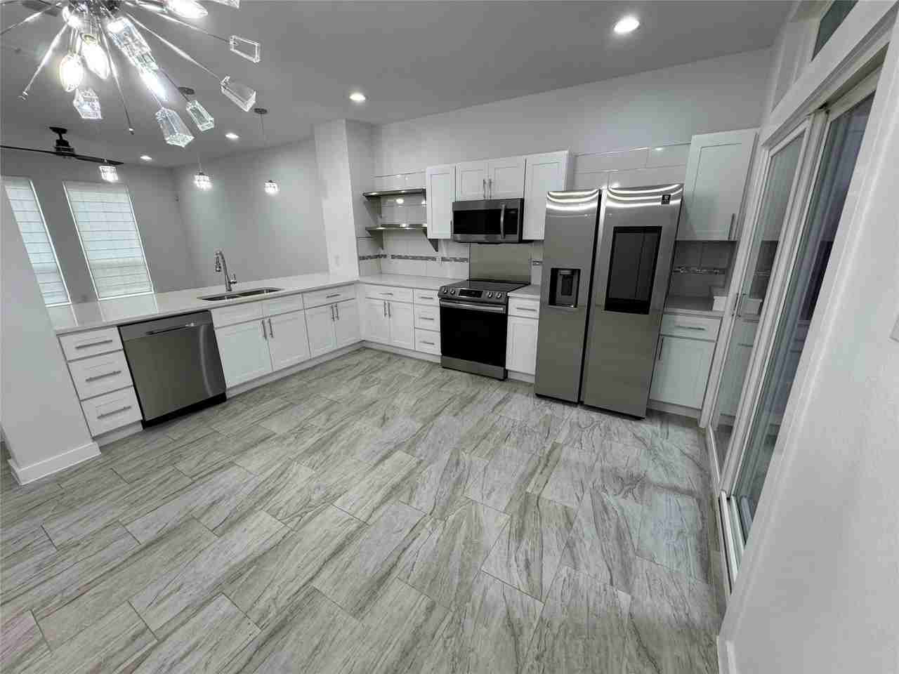 1625 Cleaver St - Photo 4 of 19