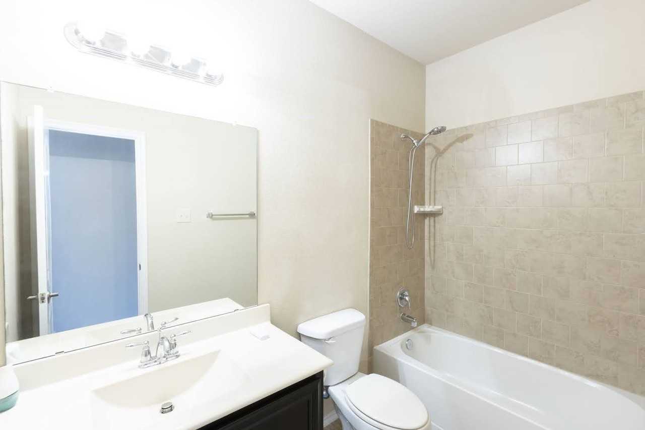 601 Ivy Ln - Photo 6 of 25