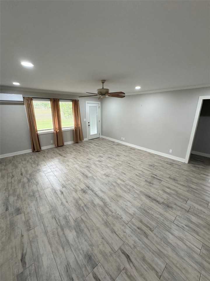 3824 Greenway Pl - Photo 2 of 9