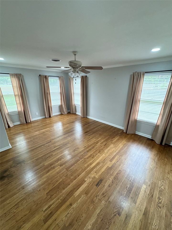 3824 Greenway Pl - Photo 4 of 9