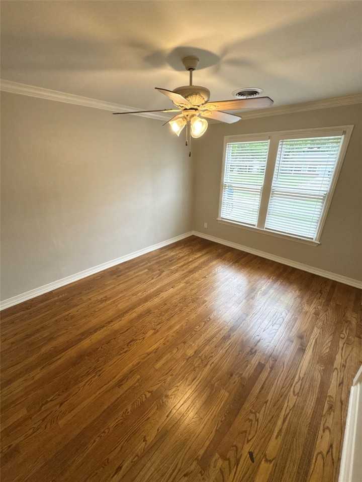3824 Greenway Pl - Photo 6 of 9