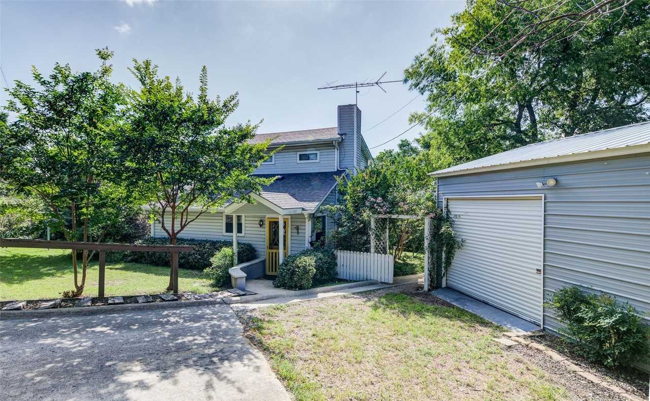 402 Aqua Way - Photo 2 of 36