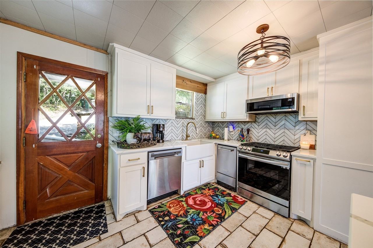 402 Aqua Way - Photo 6 of 36