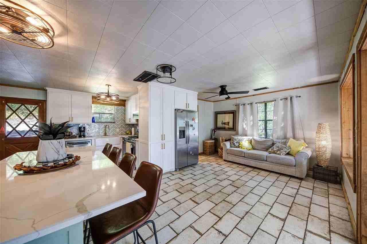 402 Aqua Way - Photo 7 of 36