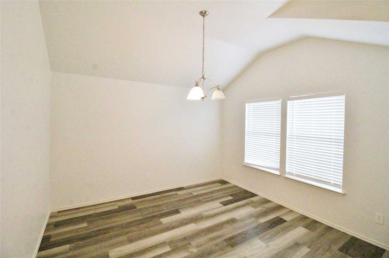3256 Fluvia - Photo 3 of 28