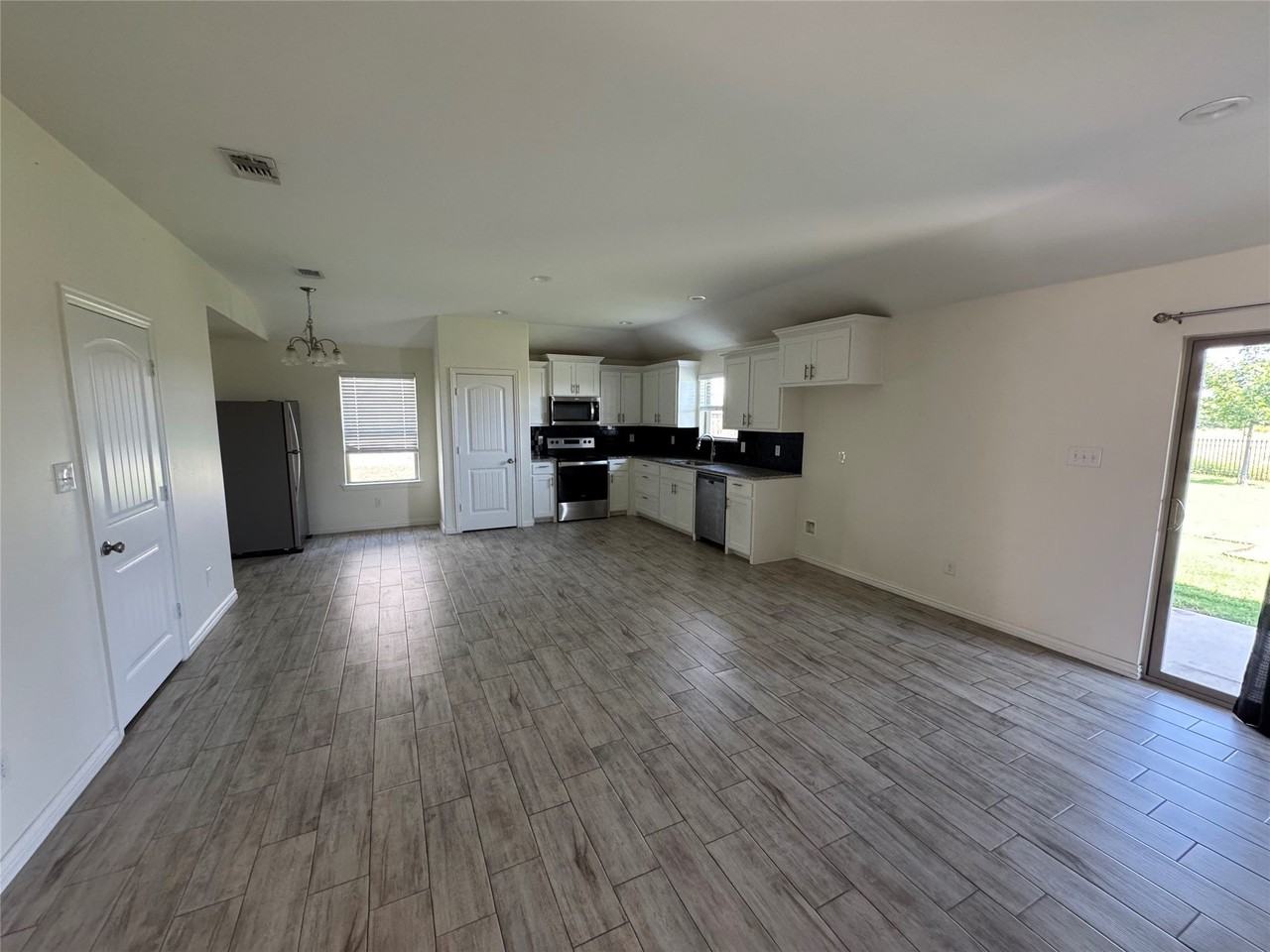 3409 Sandstone Dr - Photo 2 of 11