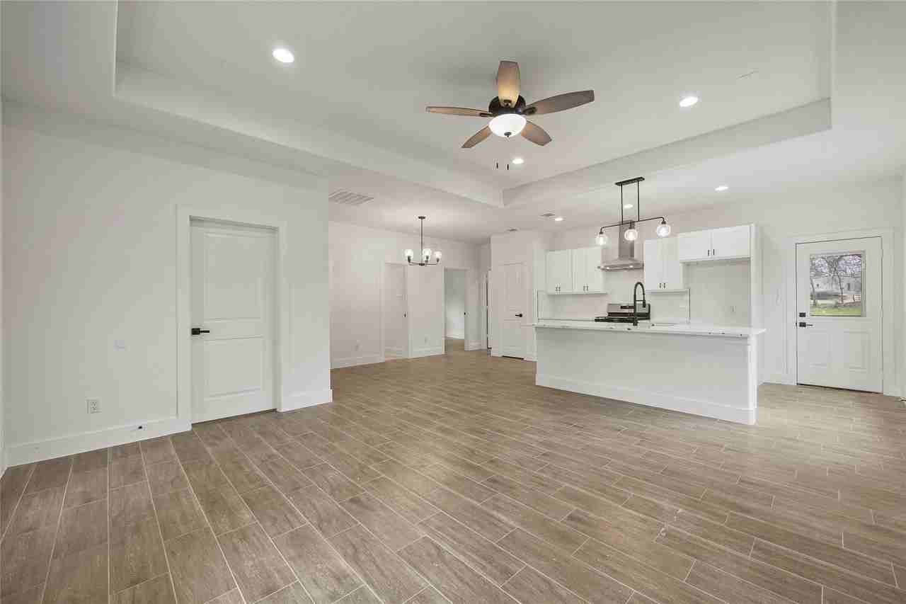 3508 Washington St - Photo 5 of 21