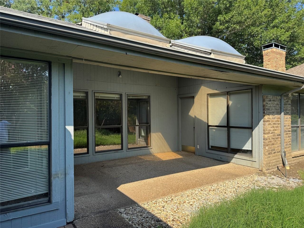2414 Valley Frg - Photo 3 of 13