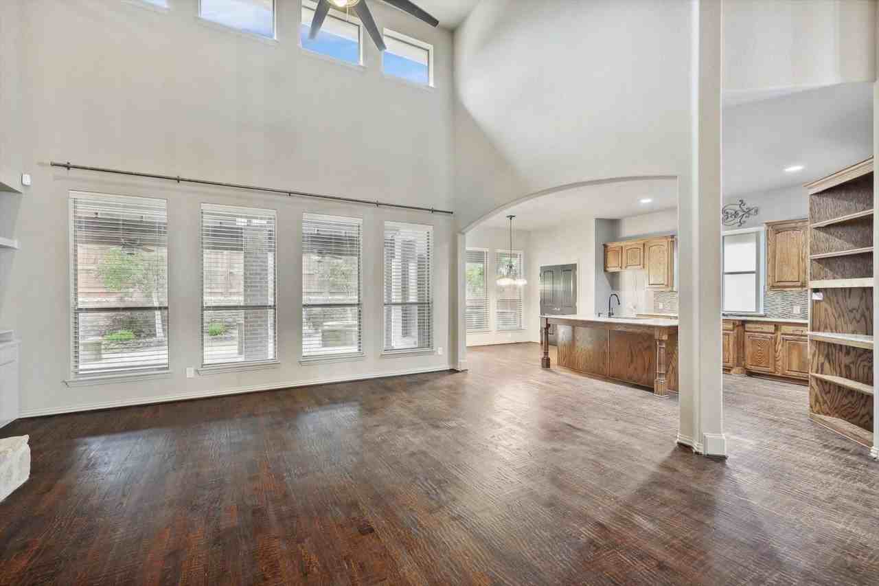 1132 Claire St - Photo 5 of 24