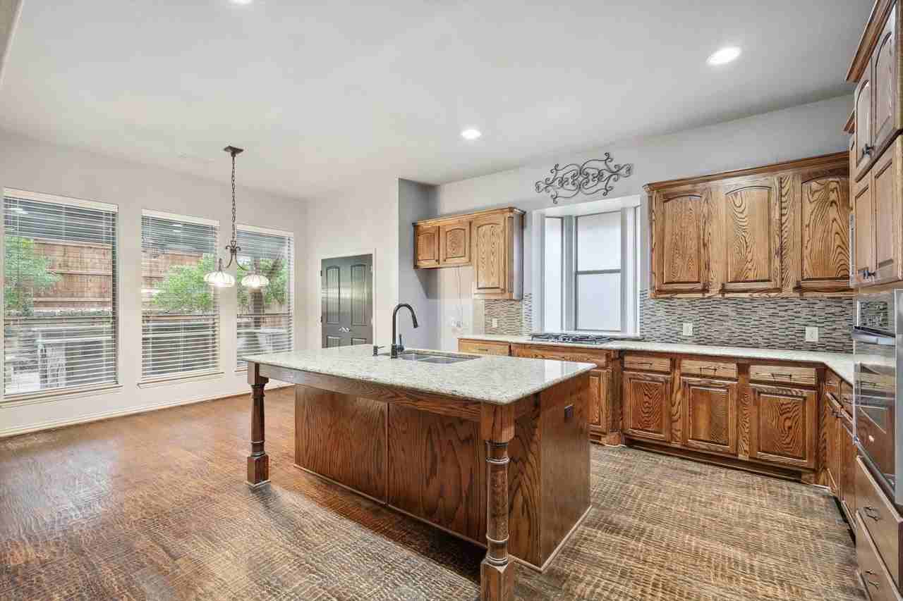 1132 Claire St - Photo 6 of 24
