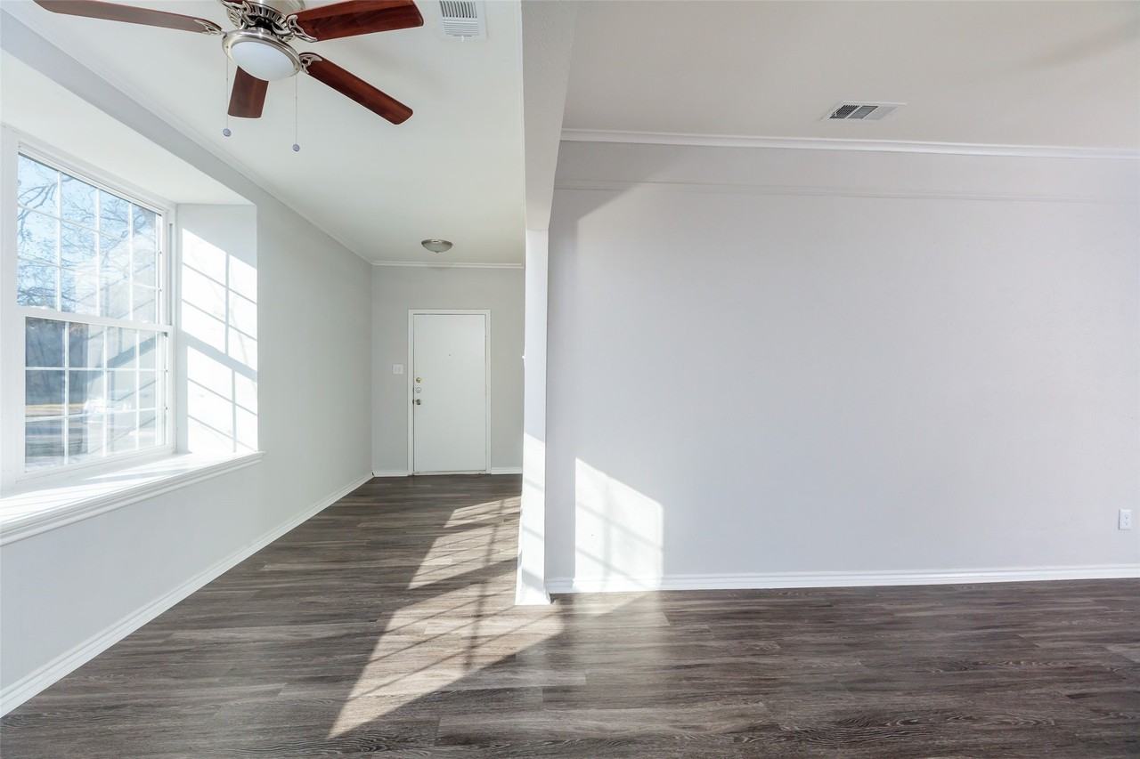 5700 Pershing Ave - Photo 3 of 29