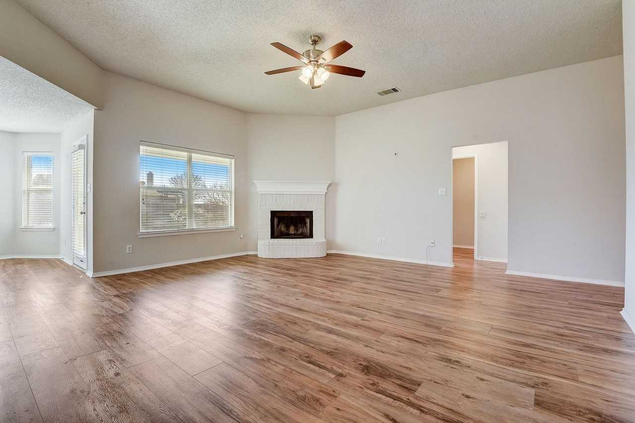 1903 Bertram Dr - Photo 4 of 30