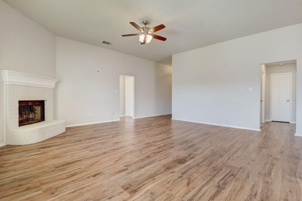 1903 Bertram Dr - Photo 5 of 30