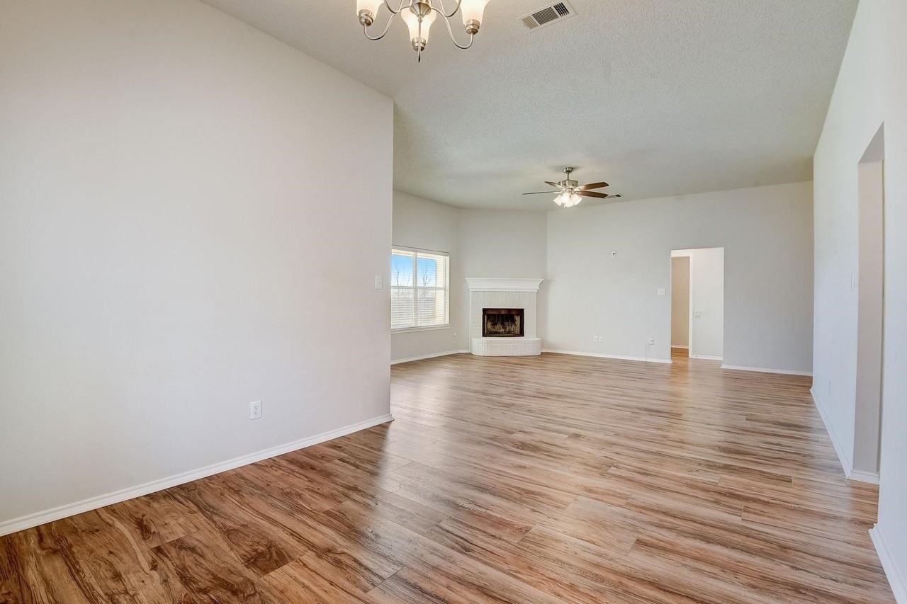 1903 Bertram Dr - Photo 7 of 30