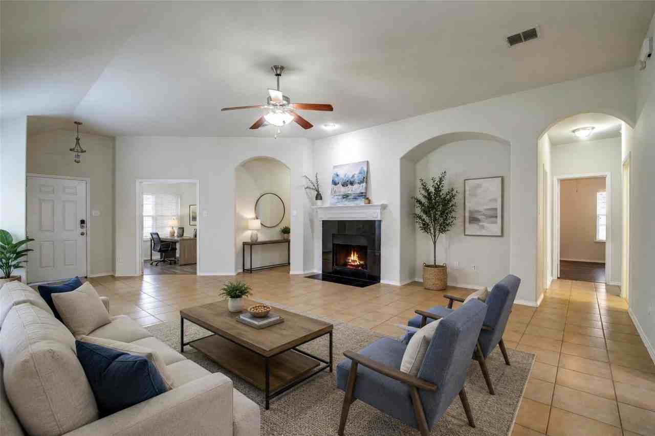 2011 Zavala - Photo 3 of 15
