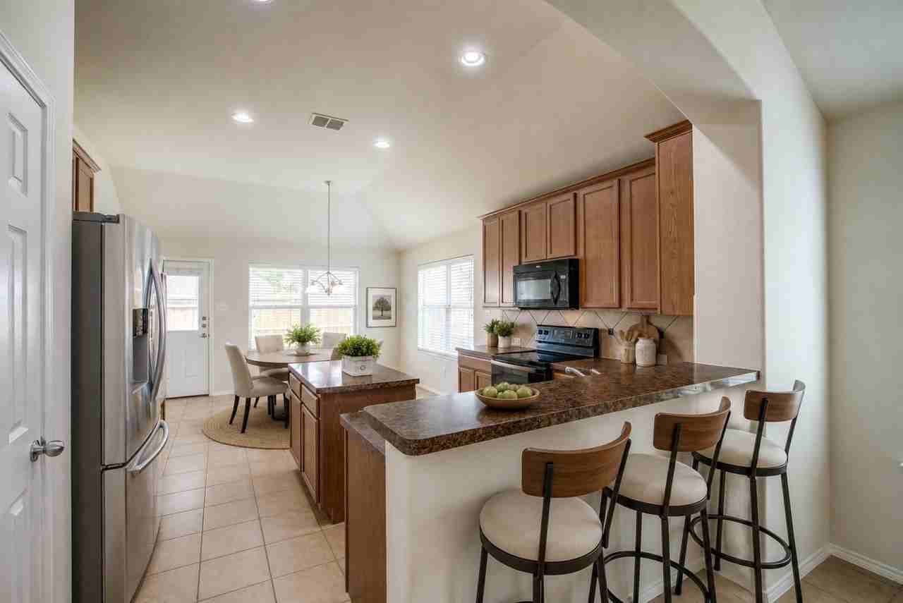 2011 Zavala - Photo 6 of 15