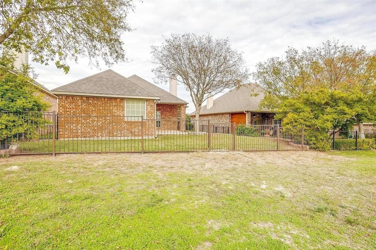 11629 Virginia Way Ct - Photo 3 of 11