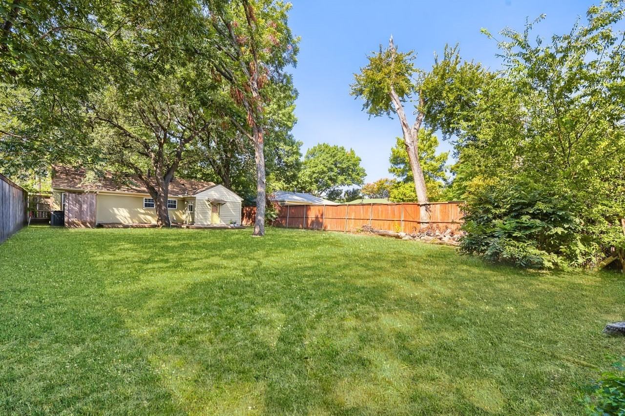 5108 Parkland Ave - Photo 3 of 17