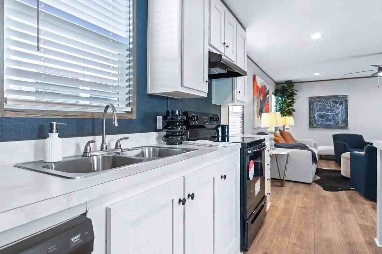 1006 Monarch Dr - Photo 3 of 11