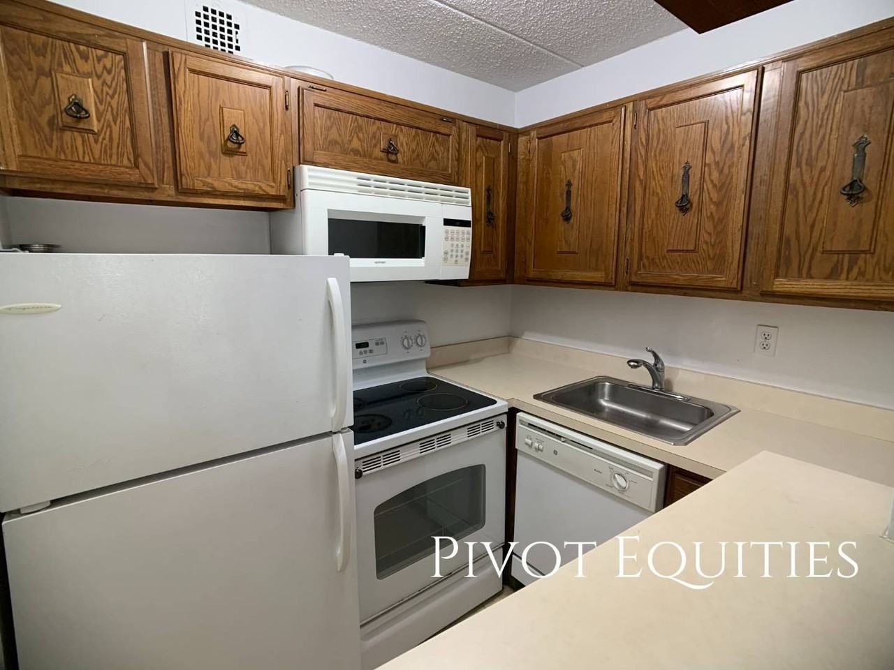 9971 Shore Rd #A - Photo 6 of 14