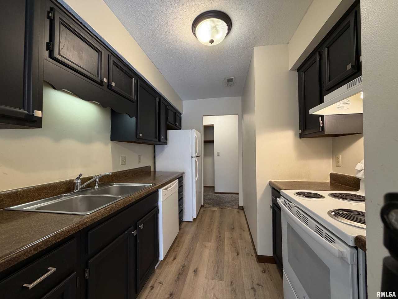 102 E Scarritt St #5 - Photo 2 of 10