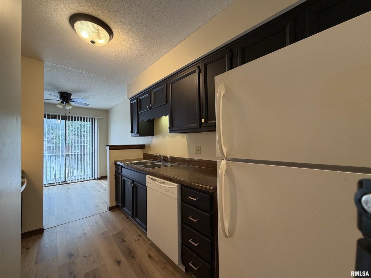 102 E Scarritt St #5 - Photo 3 of 10