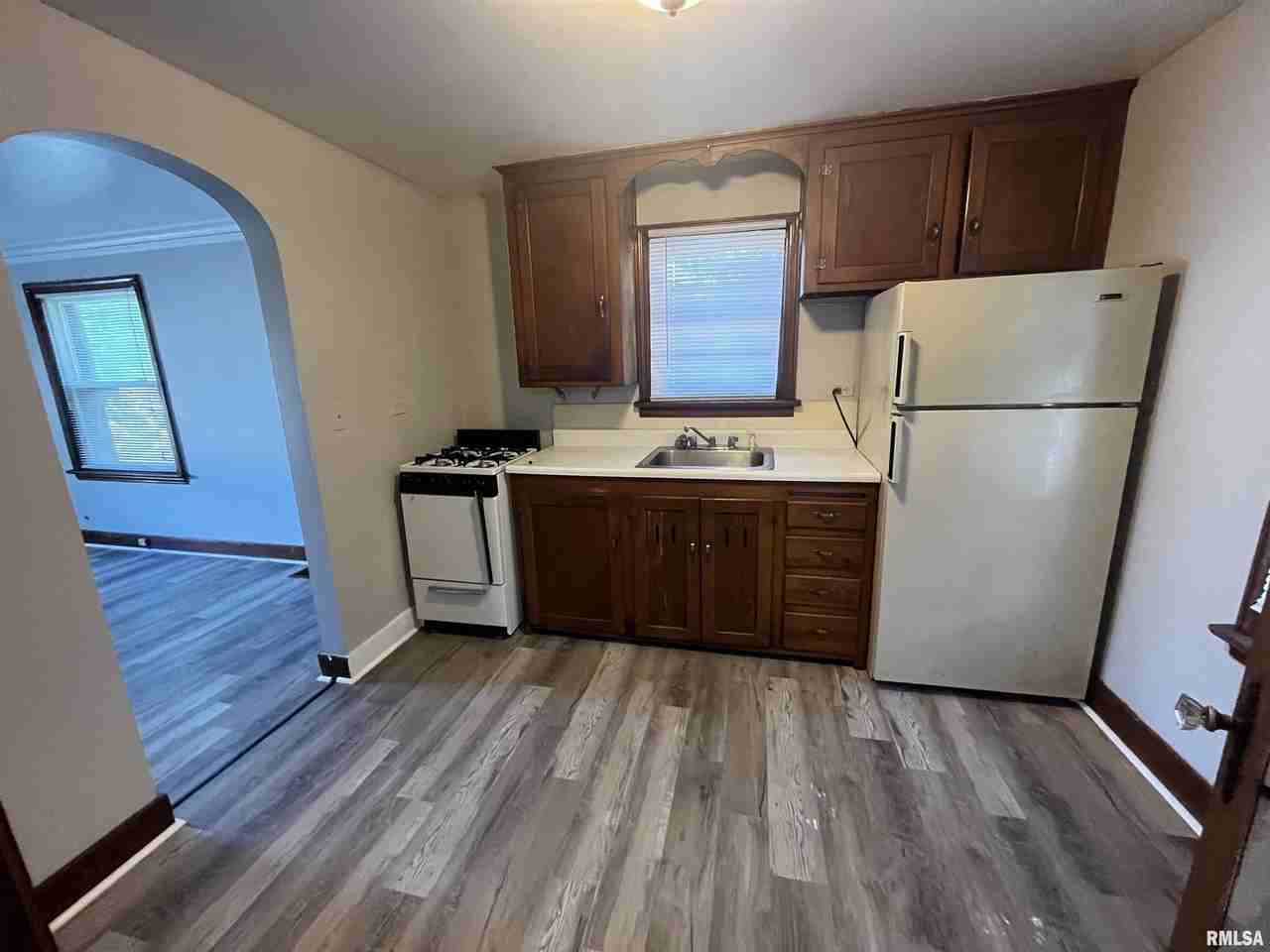 262 Johnson St #4 - Photo 4 of 13