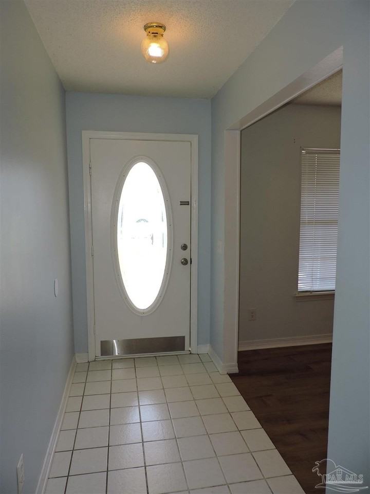 2552 Southern Oaks Dr - Photo 2 of 35