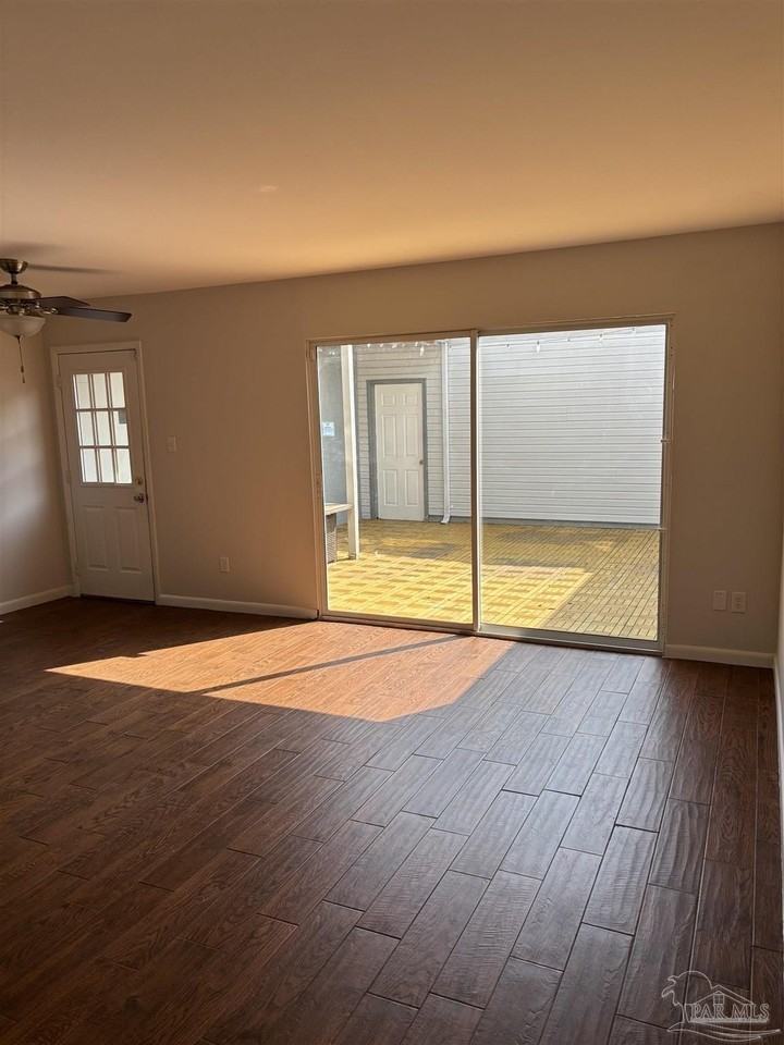 8410 Williamsburg Cir - Photo 6 of 21