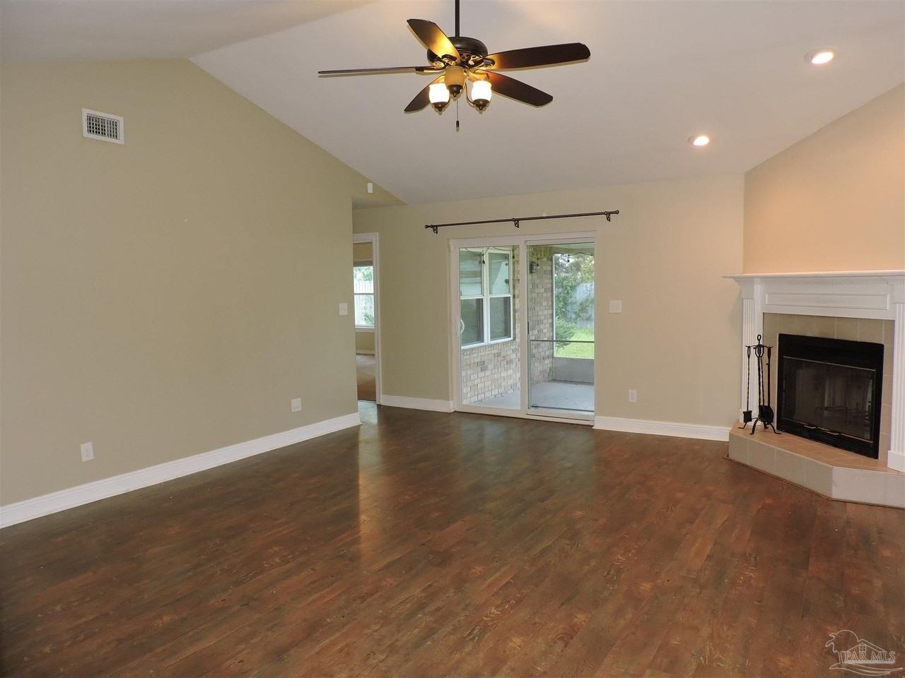 5016 Challenger Way - Photo 7 of 34