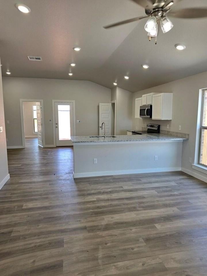 6009 Monahans Rd - Photo 3 of 13