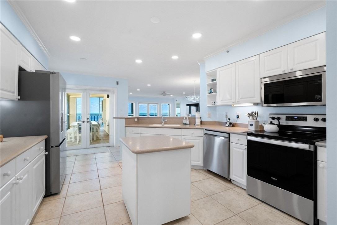 8804 S Sea Oaks Way #503 - Photo 7 of 21