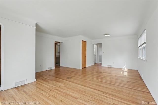 8949 Fox Ave - Photo 6 of 38