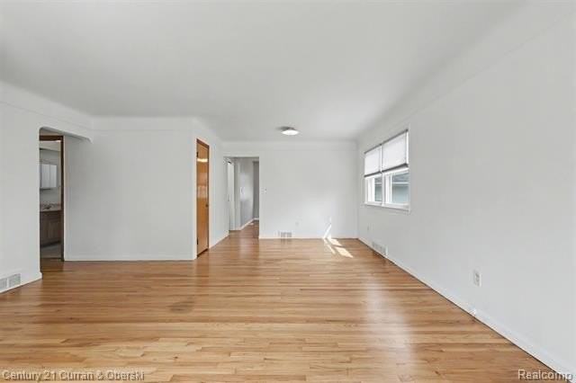 8949 Fox Ave - Photo 7 of 38