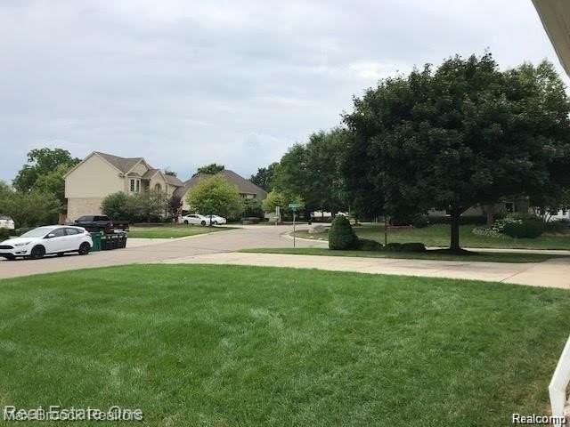 37899 Mckenzie Ct - Photo 4 of 10