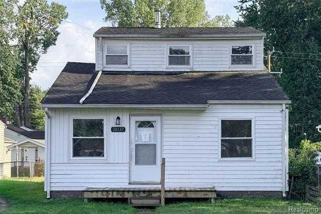 26137 Superior Rd - Photo 2 of 34