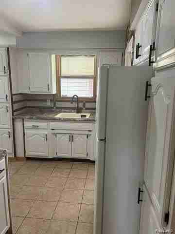 3044 Roosevelt St - Photo 6 of 7