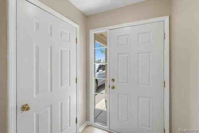 3262 Northpointe Blvd - Photo 3 of 19