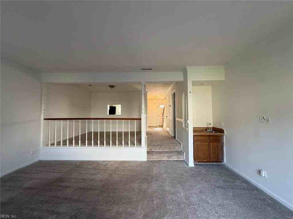 216 Weller Blvd - Photo 4 of 20