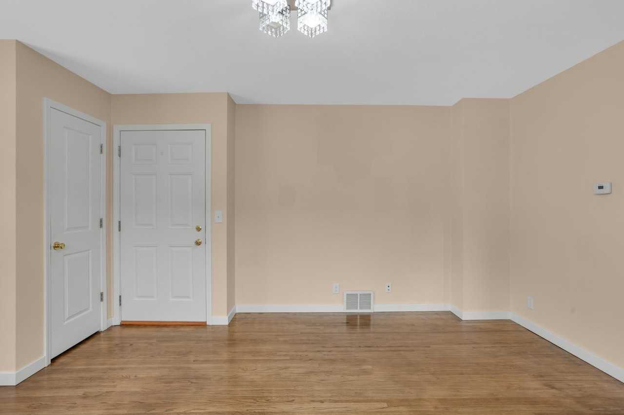 4949 Jackson St Ne - Photo 3 of 28
