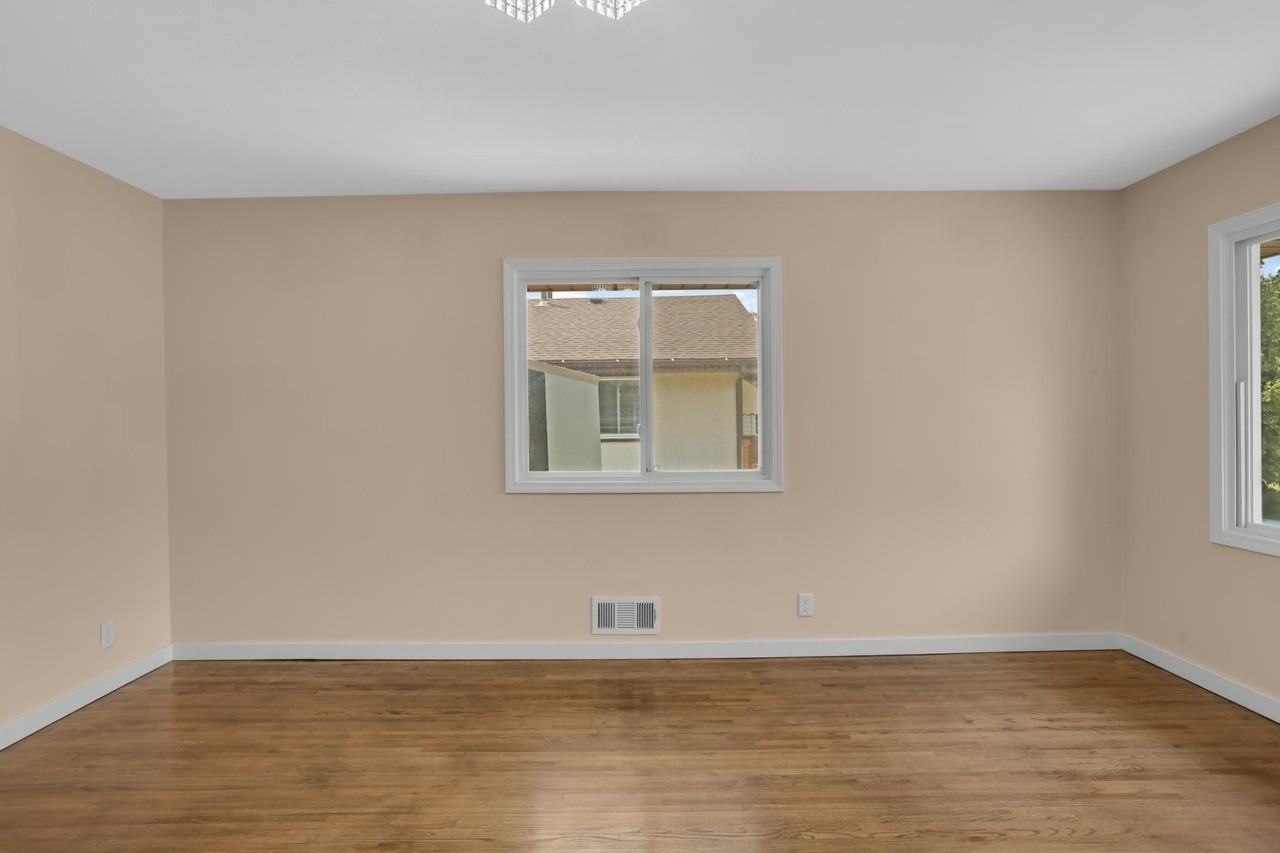 4949 Jackson St Ne - Photo 6 of 28