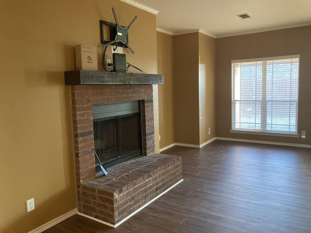 3521 Toyah St - Photo 2 of 20