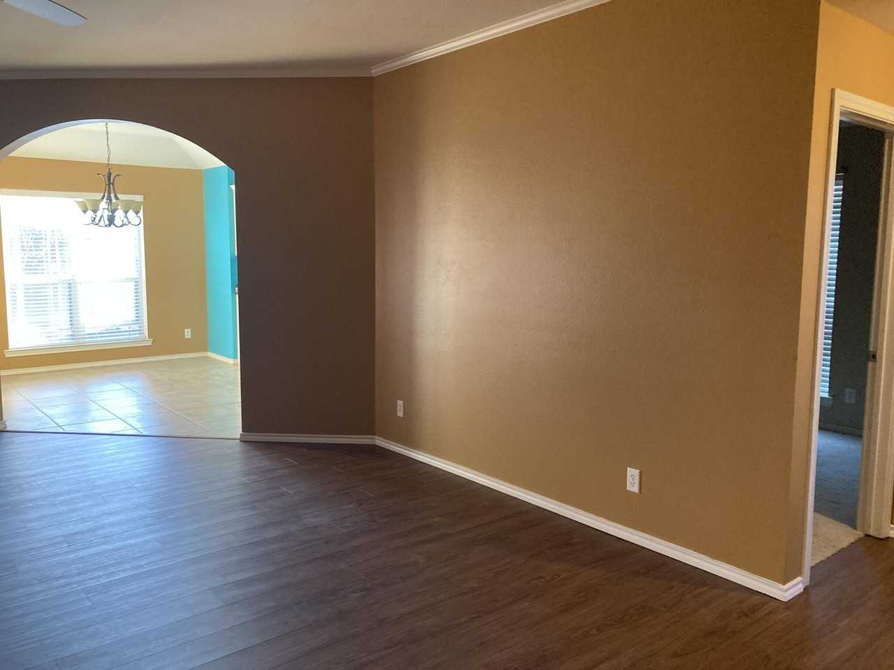 3521 Toyah St - Photo 3 of 20