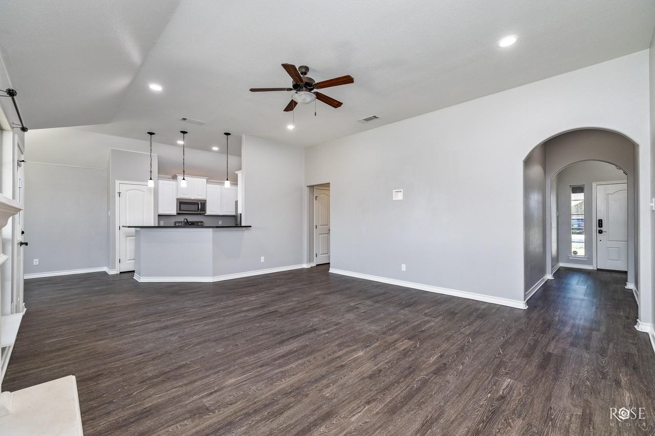 1902 Chesney Ln - Photo 6 of 21