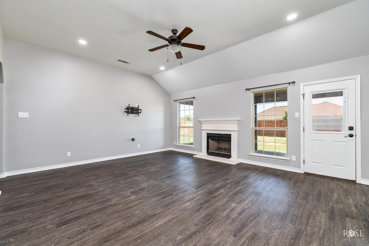 1902 Chesney Ln - Photo 7 of 21