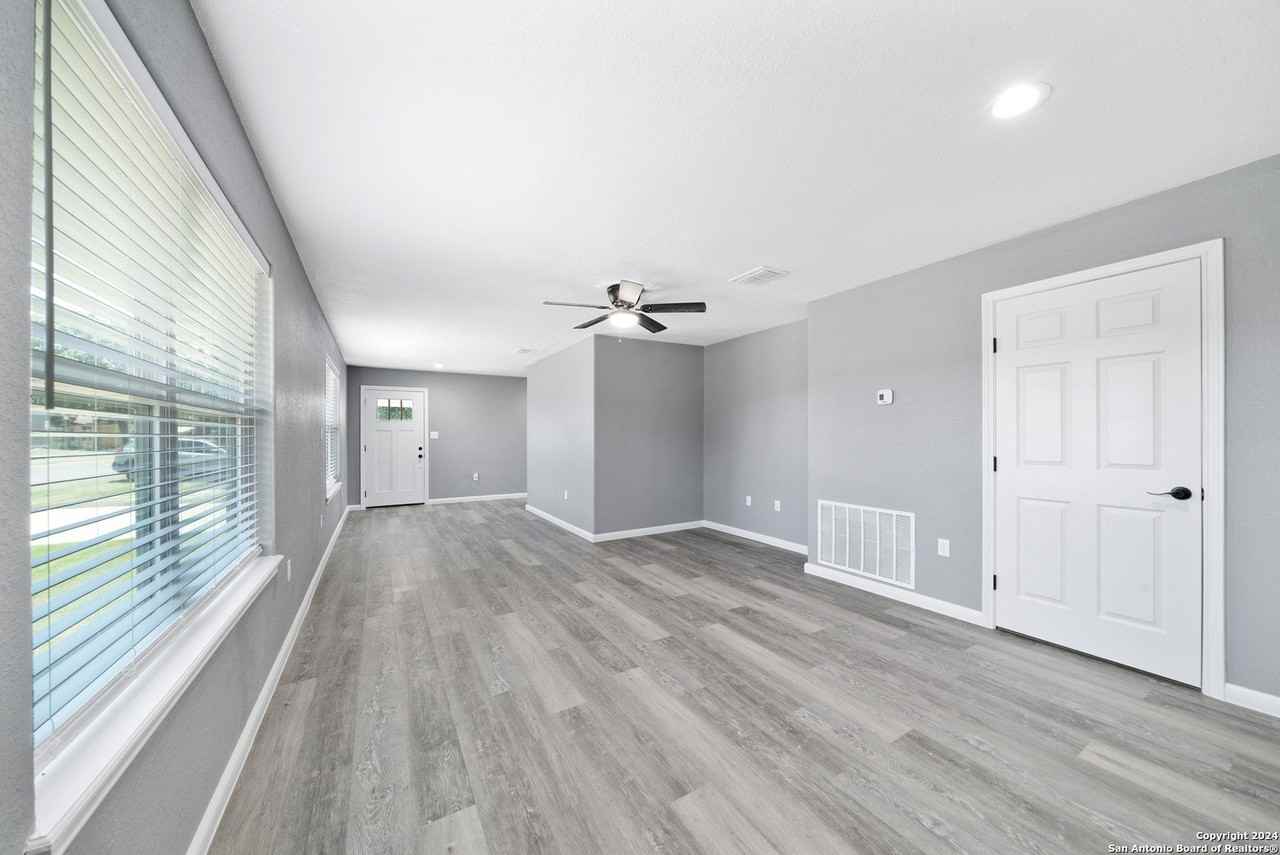 1003 Tabernacle St - Photo 6 of 26