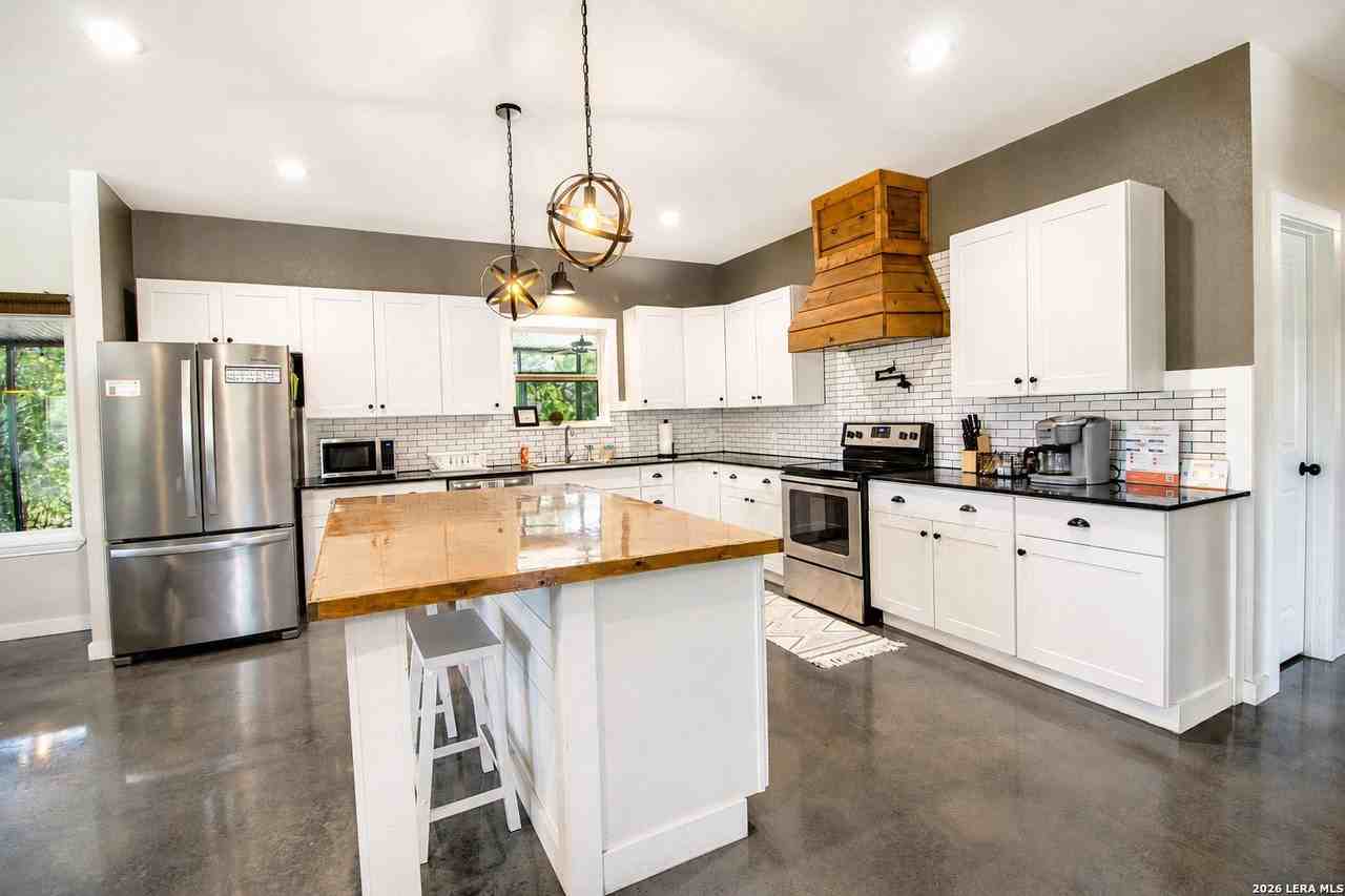 101 Liberty Bell Ln - Photo 4 of 25