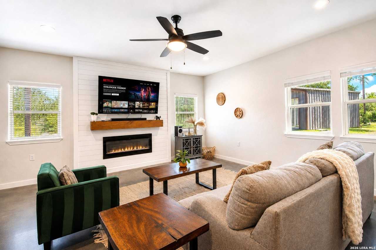 101 Liberty Bell Ln - Photo 5 of 25